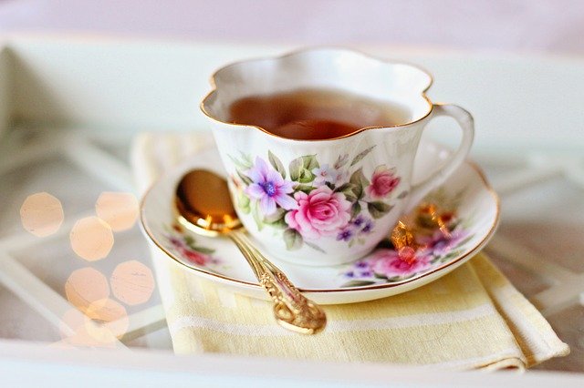Zapoznaj się z ofertą sprzedażową herbaciarni online w celu wytypowania wyjątkowego zestawu na prezent!